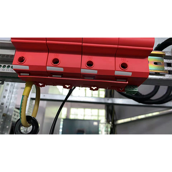 浪涌保護(hù) 器