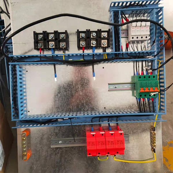 浪涌保護器的U p